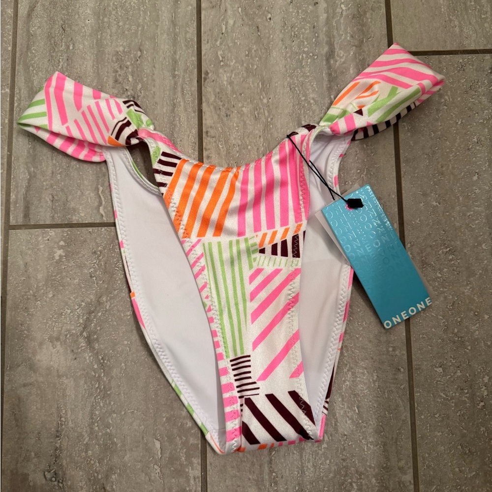 One One Bikini! - Picture 2 of 6